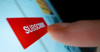 Subscribe button, website, newsletter, marketing, dark patterns, processing