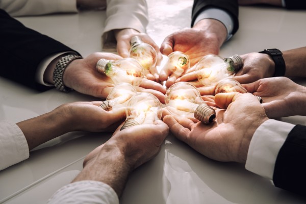 Sharing, light bulbs